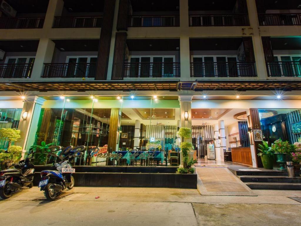 Azure Bangla Phuket Hotel Patong Ngoại thất bức ảnh
