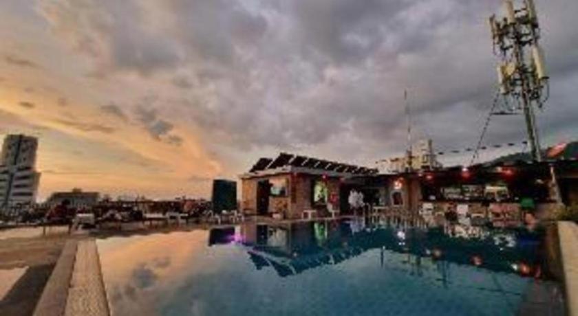 Azure Bangla Phuket Hotel Patong Ngoại thất bức ảnh