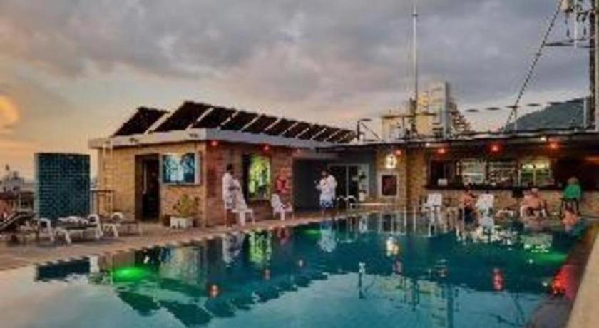 Azure Bangla Phuket Hotel Patong Ngoại thất bức ảnh